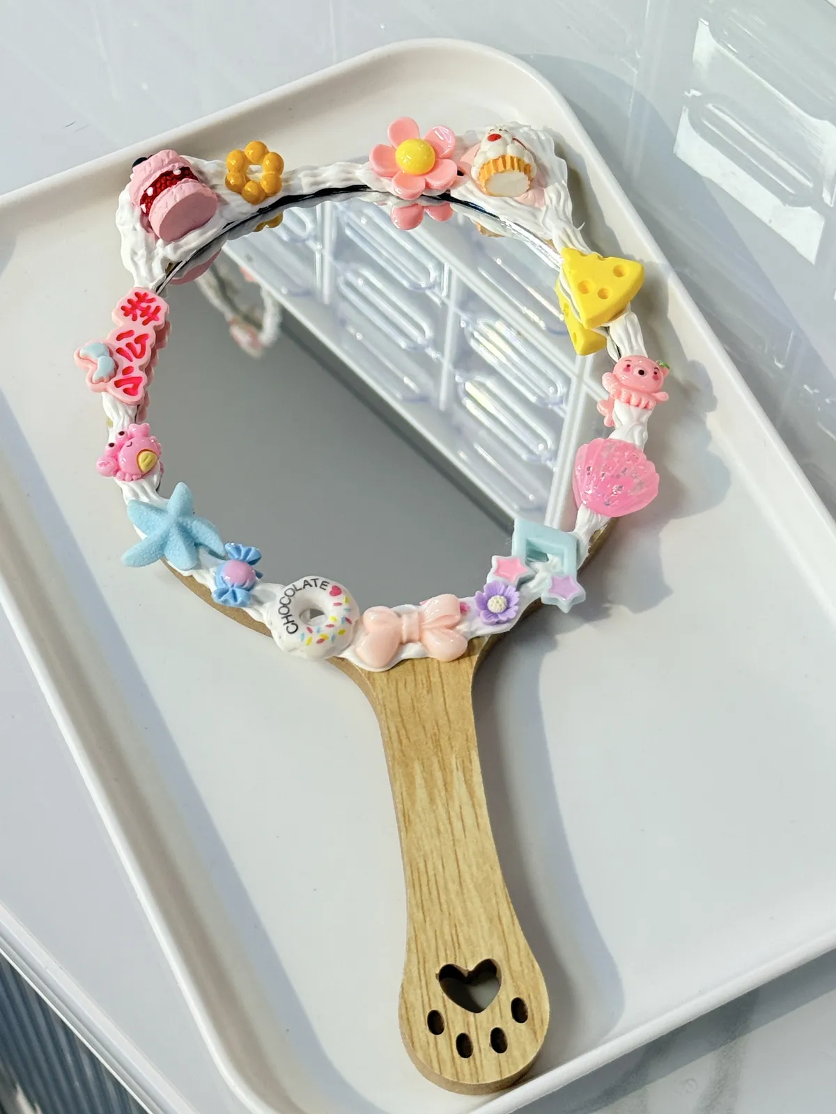 Cream glue and decoden craft
