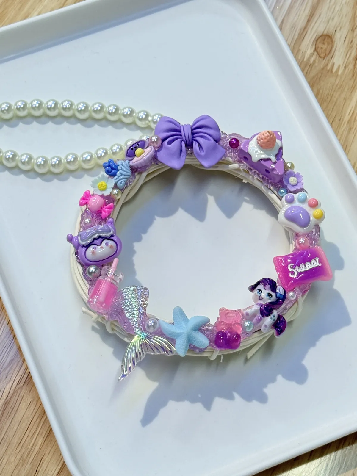 Cream glue and decoden craft