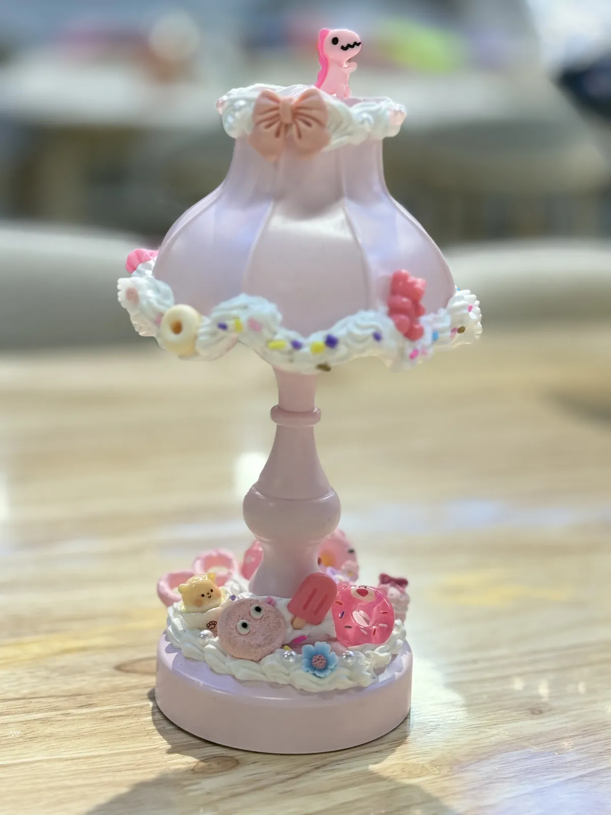 Cream glue and decoden craft