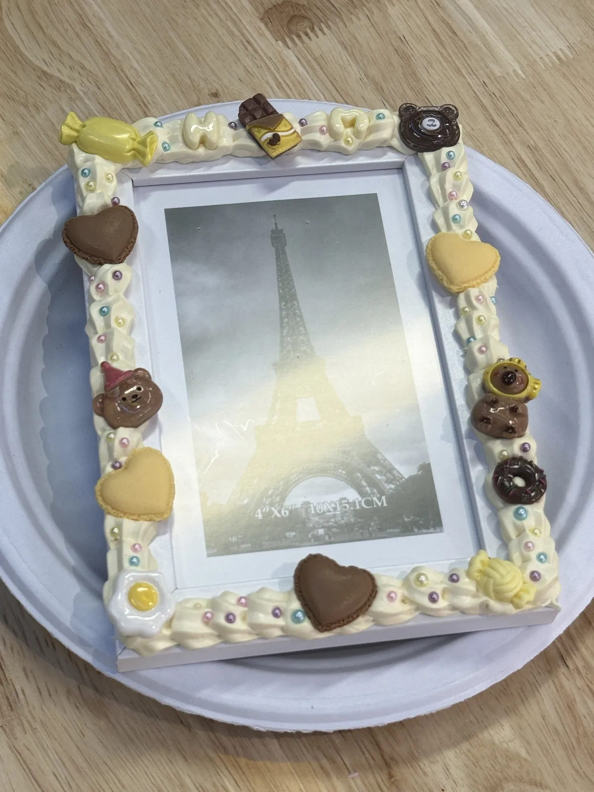 Cream glue and decoden craft